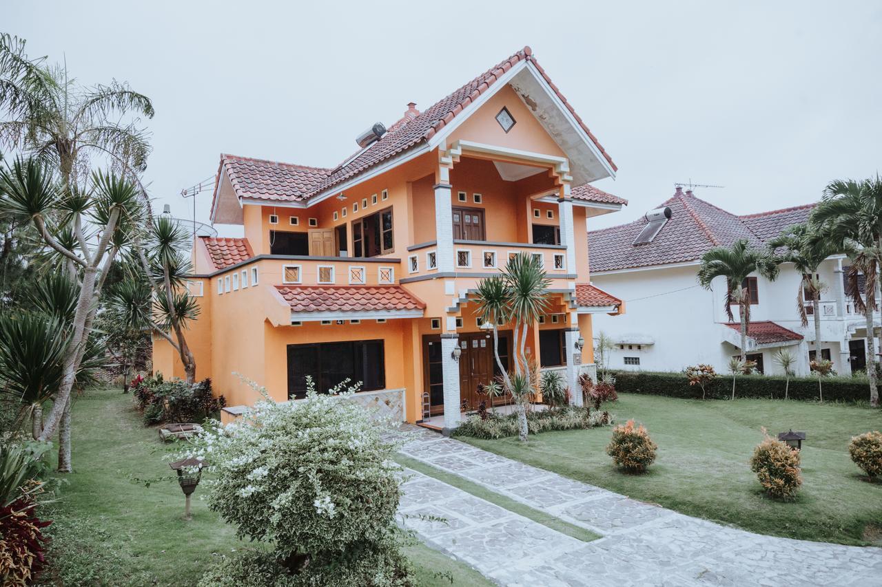 Villa Batu Malang Extérieur photo