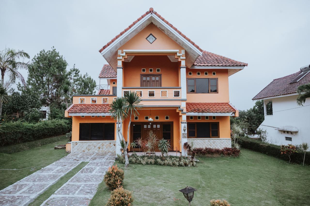 Villa Batu Malang Extérieur photo